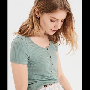 ⭐️BUY 2 GET 1 FREE⭐️ EUC AEO Henley Tee